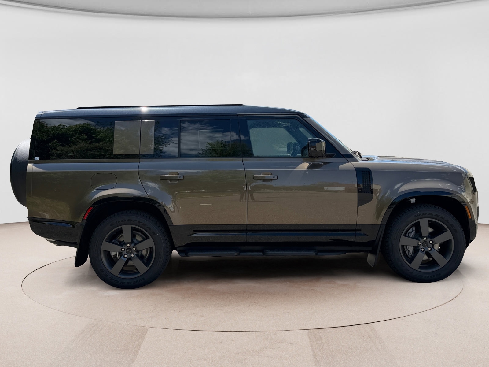 2026 Land Rover Defender X-Dynamic SE - Photo 6