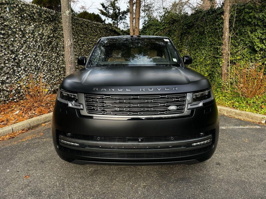 New 2025 Land Rover Range Rover SE SUV