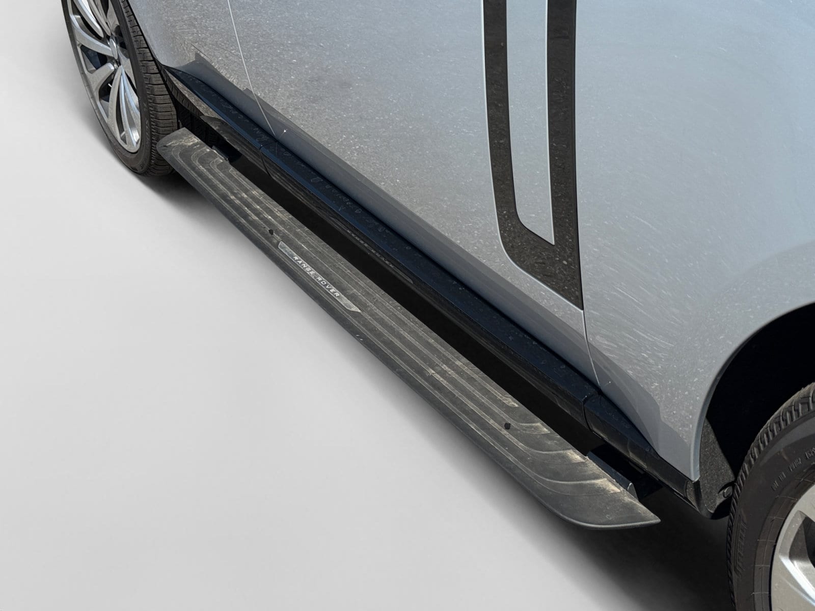 2025 Land Rover Range Rover SE - Photo 25