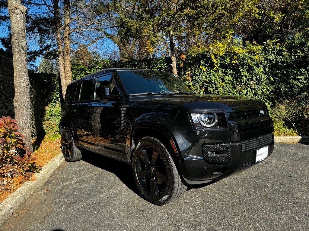 2024 Land Rover Defender 110 V8 photo 3