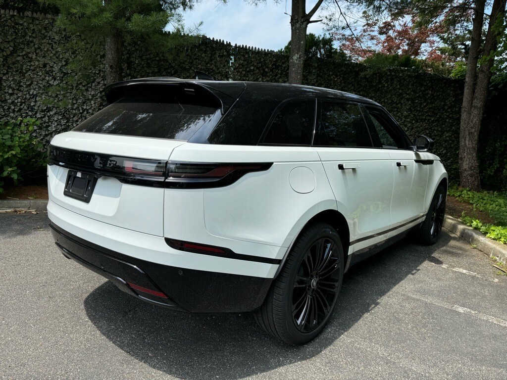 2026 Land Rover Range Rover Velar P400 Dynamic SE photo 4