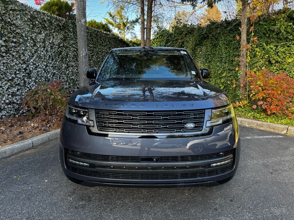 New 2025 Land Rover Range Rover SE SUV