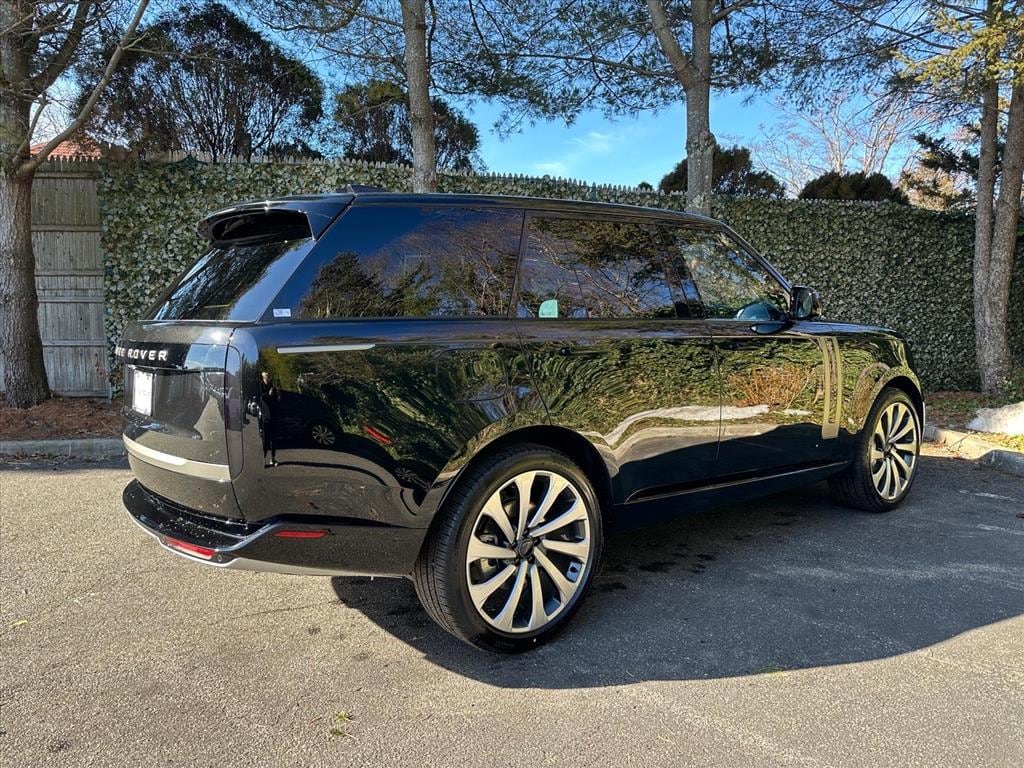 New 2026 Land Rover Range Rover SE SUV