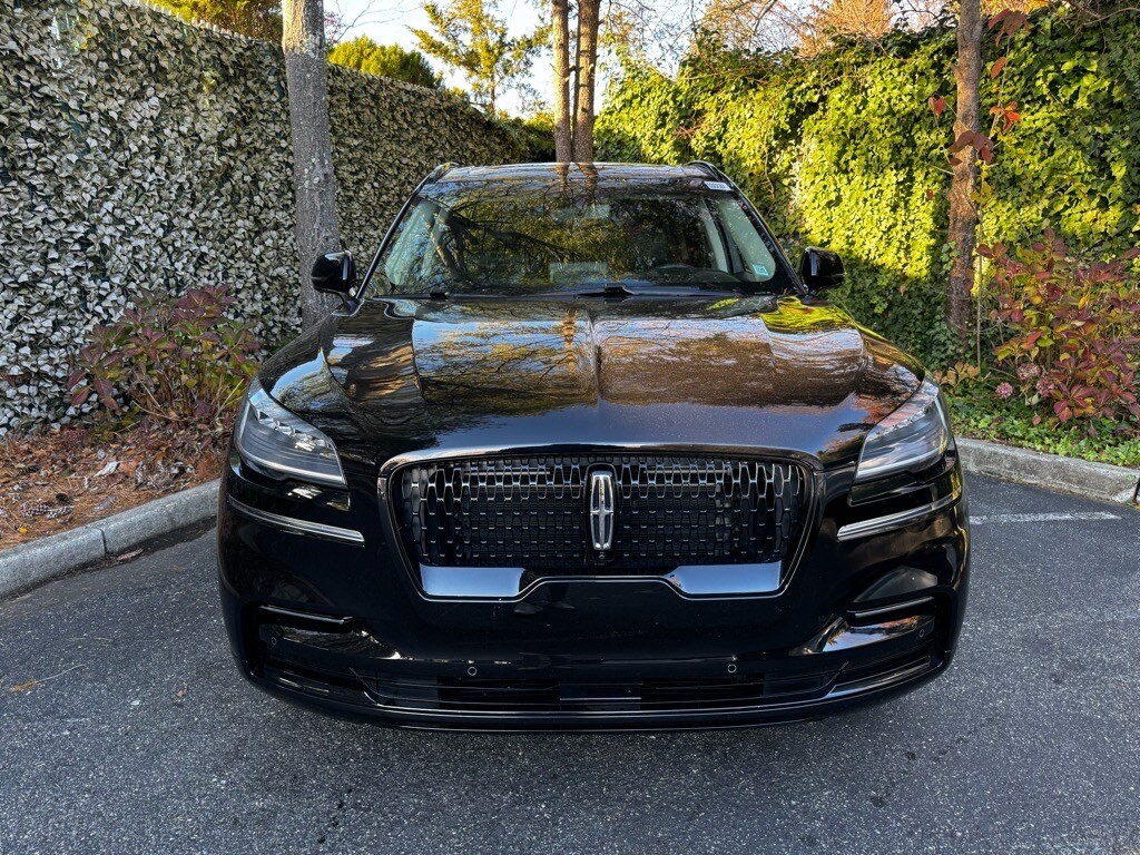2023 Lincoln Aviator Reserve photo 2