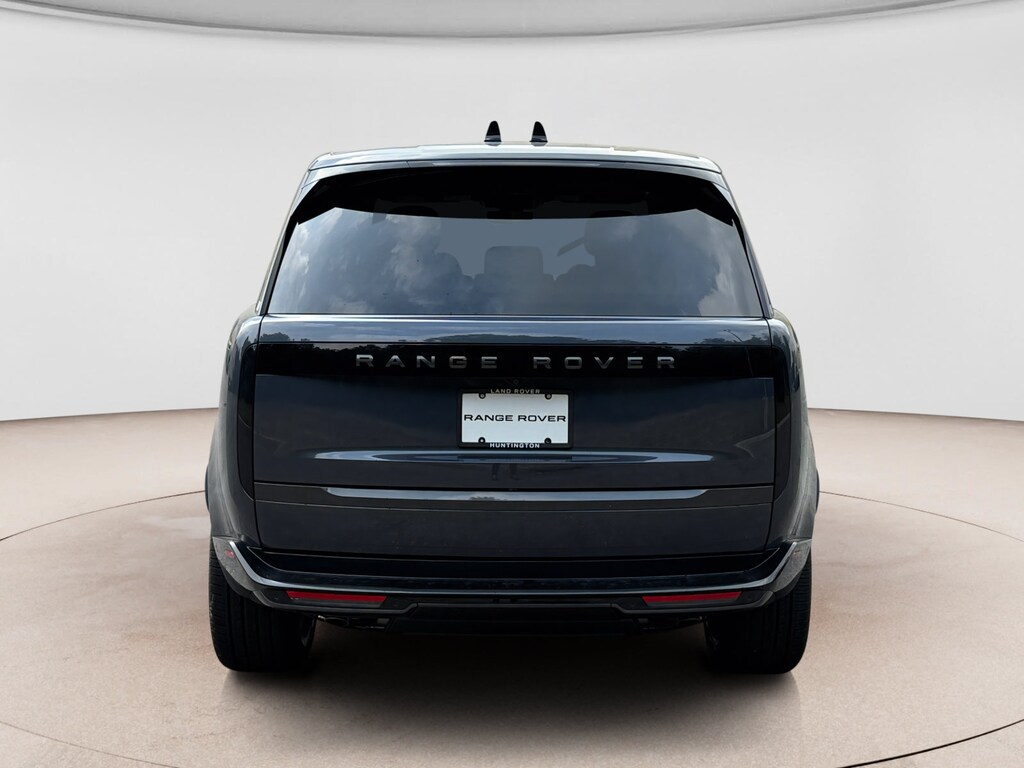 New 2026 Land Rover Range Rover SE SUV