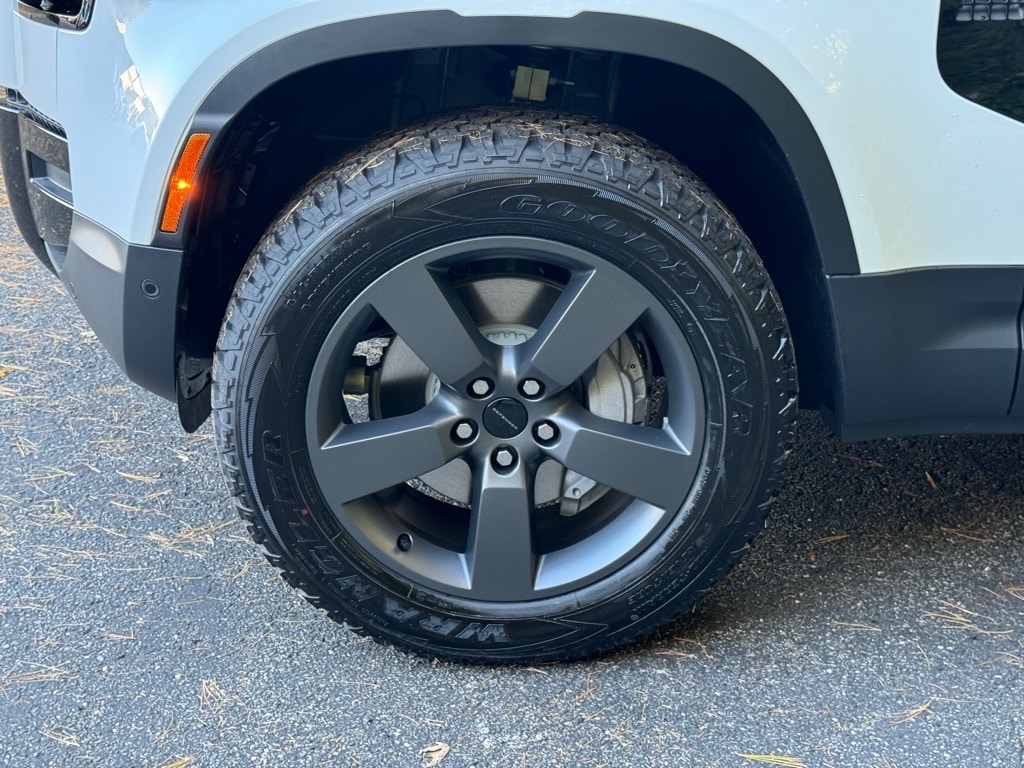 New 2026 Land Rover Defender 110 S 300PS SUV