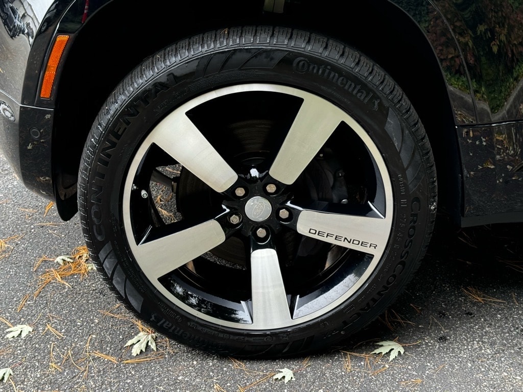 New 2025 Land Rover Defender 110 X-Dynamic SE SUV