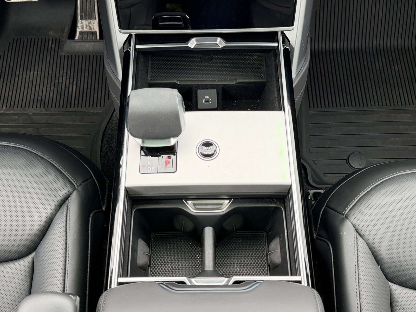 2025 Land Rover Range Rover SE - Photo 15