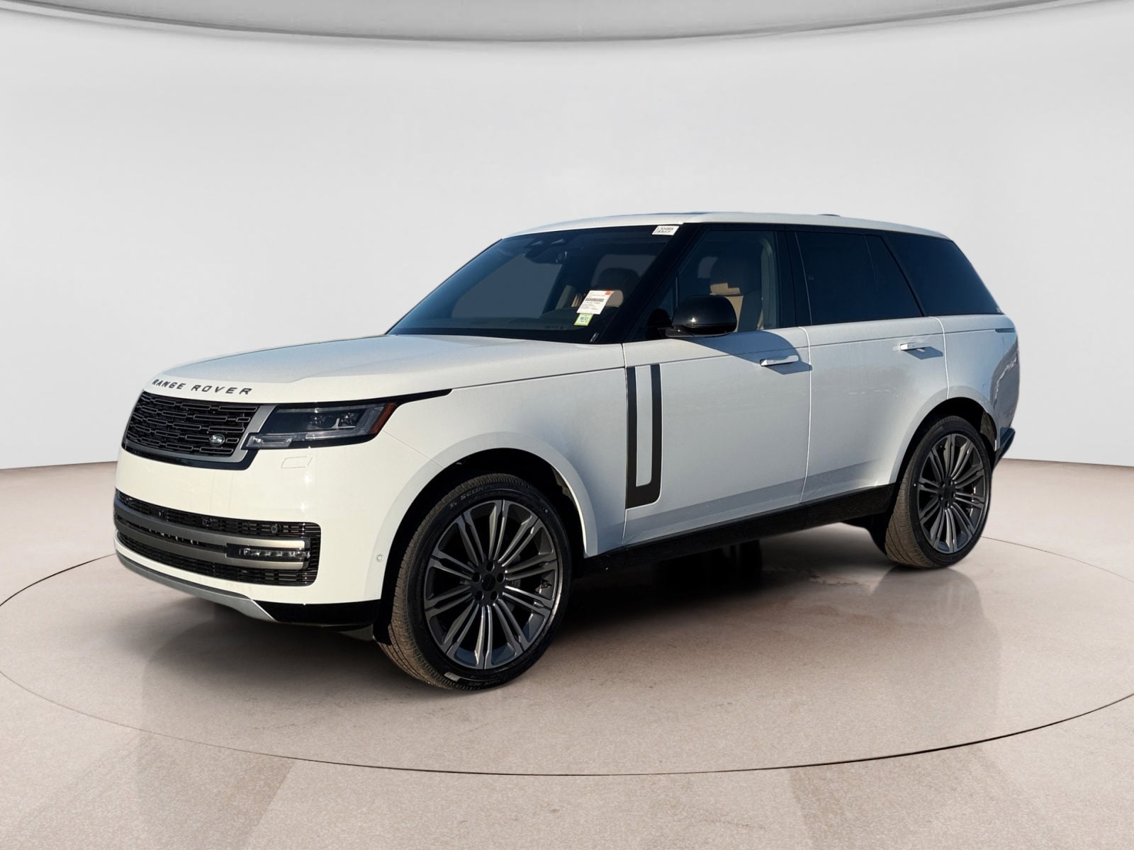 2026 Land Rover Range Rover 3.0 SE SWB's photo