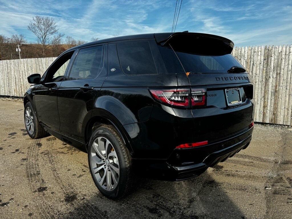 2025 Land Rover Discovery Sport Dynamic SE photo 2