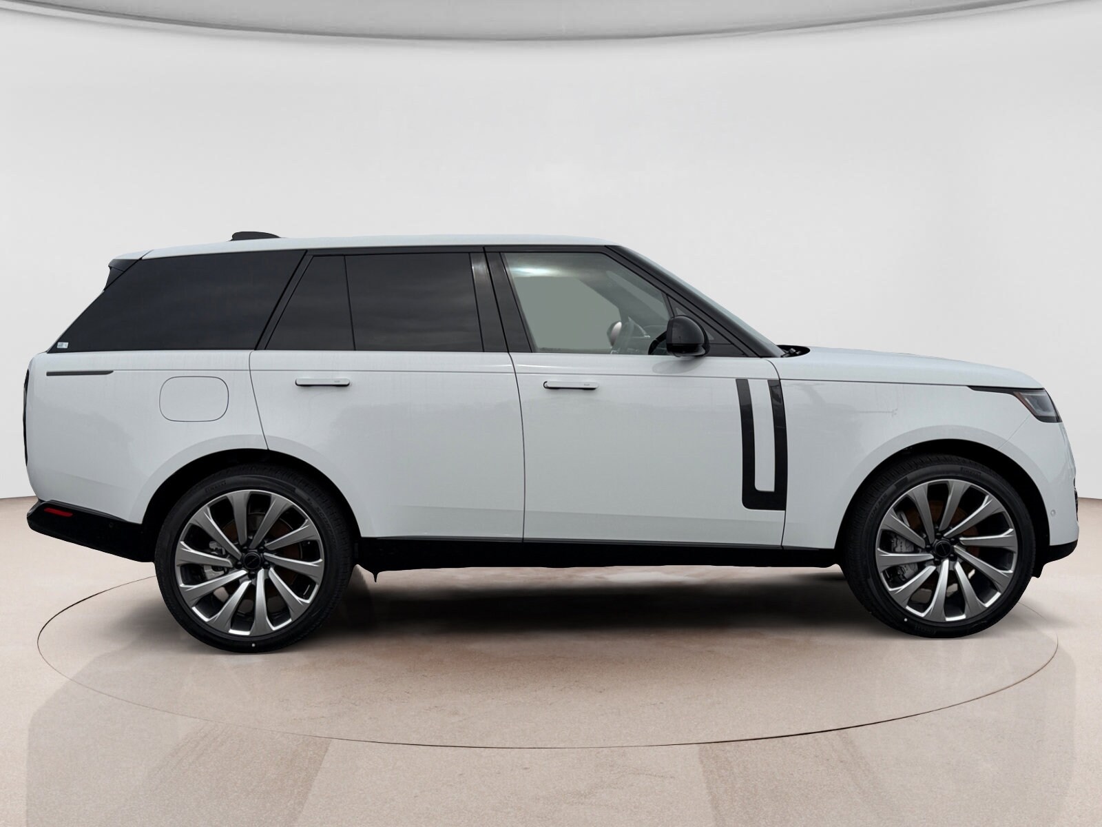 2026 Land Rover Range Rover SE - Photo 6