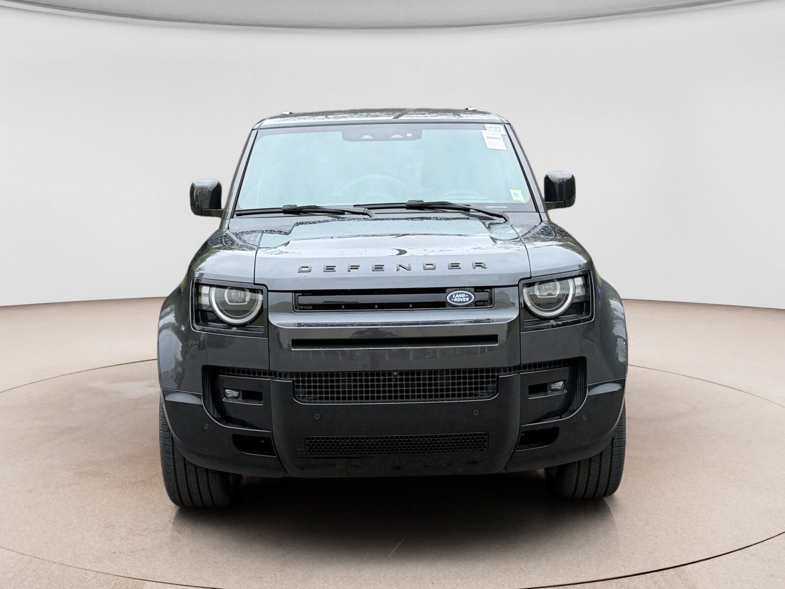 2026 Land Rover Defender V8 - Photo 8