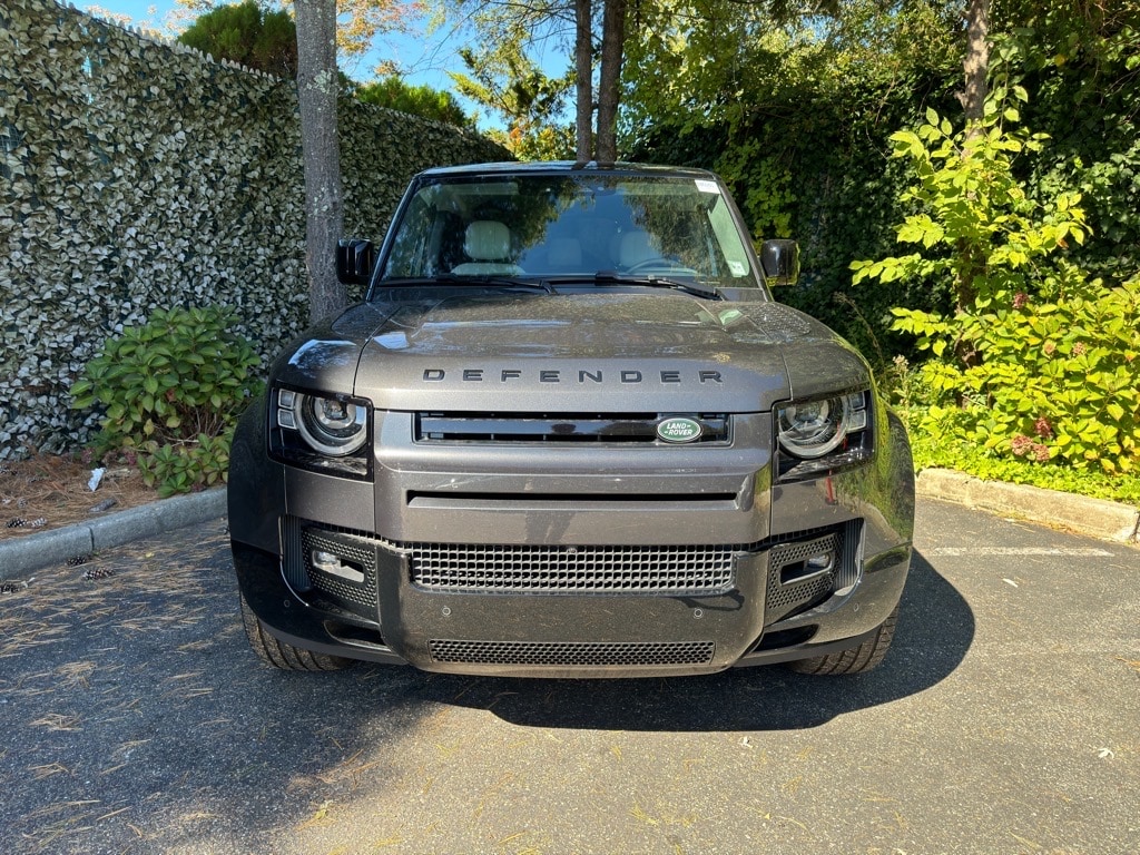 New 2025 Land Rover Defender 110 V8 SUV