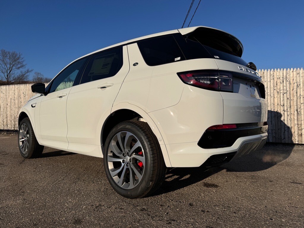 2025 Land Rover Discovery Sport S photo 2