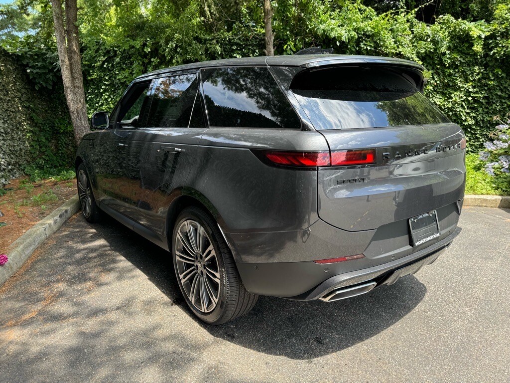2025 Land Rover Range Rover Sport SE photo 3