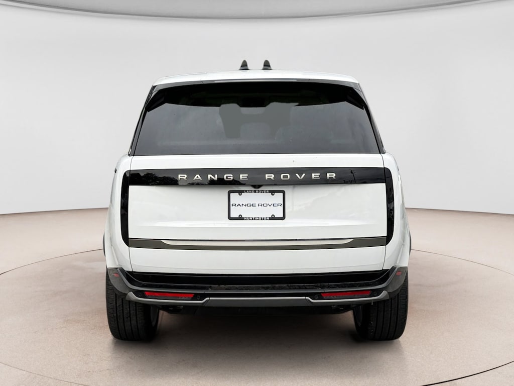 New 2026 Land Rover Range Rover SE SUV