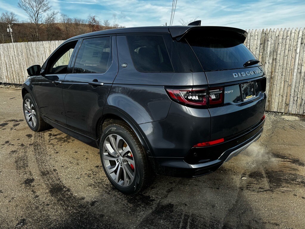 2025 Land Rover Discovery Sport S photo 2