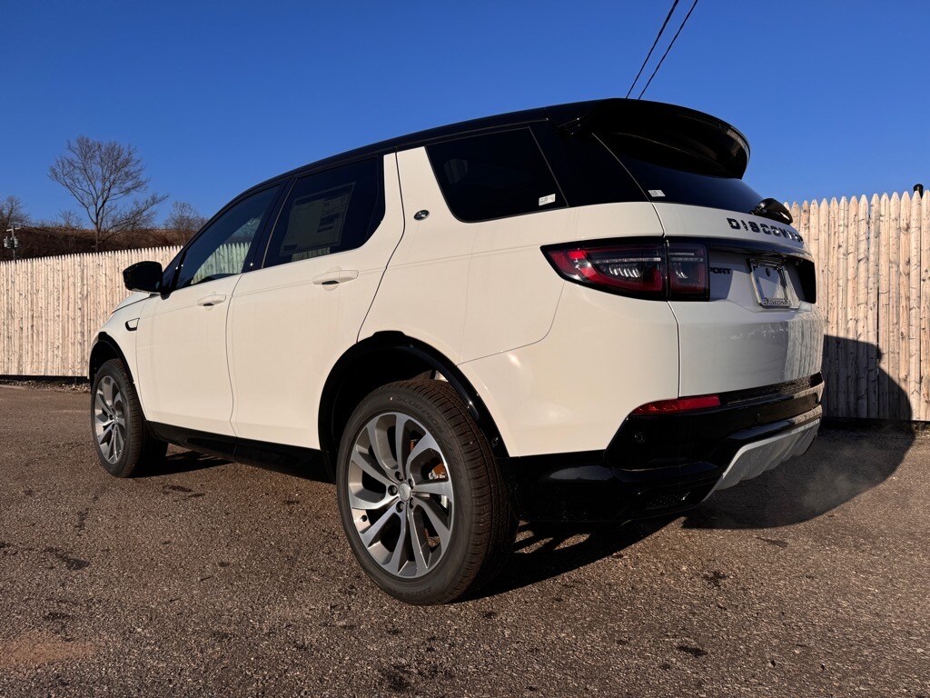 2025 Land Rover Discovery Sport Dynamic SE photo 2