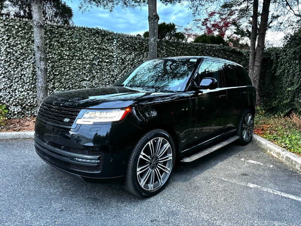 New 2025 Land Rover Range Rover P530 SE AWD P530 SE SUV