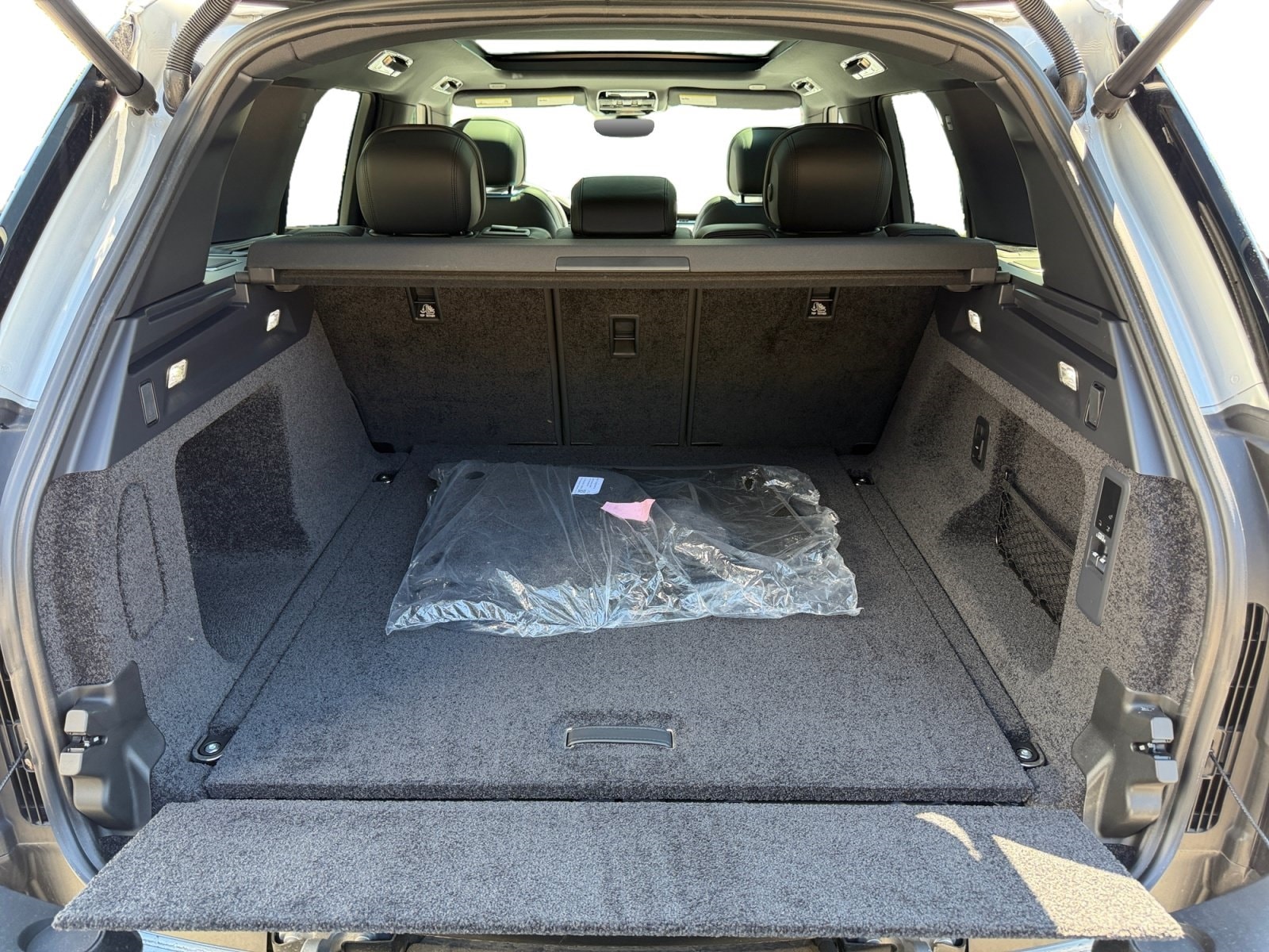 2025 Land Rover Range Rover SE - Photo 24