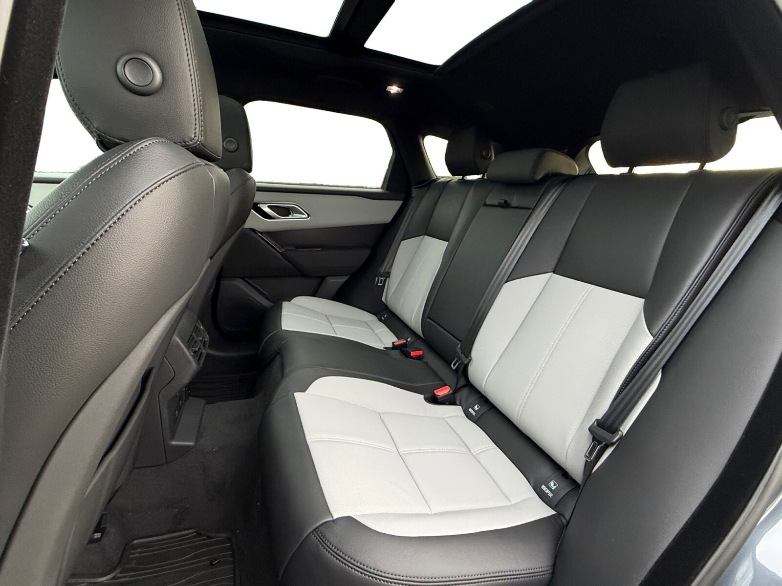 2026 Land Rover Range Rover Velar Dynamic SE - Photo 16
