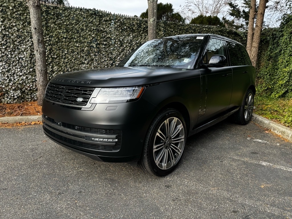 New 2025 Land Rover Range Rover SE SUV