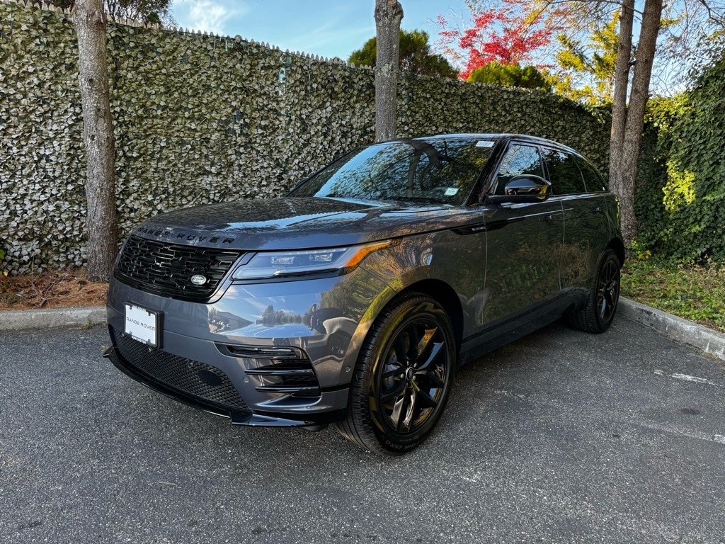 2026 Land Rover Range Rover Velar Dynamic SE's photo