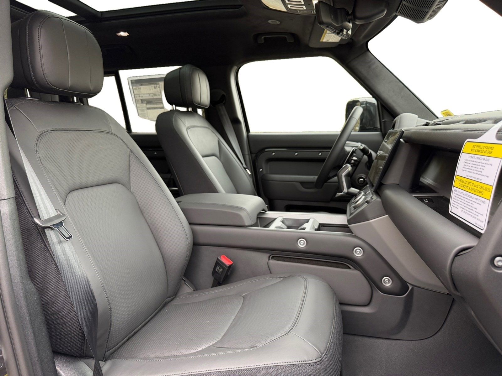 2026 Land Rover Defender V8 - Photo 22