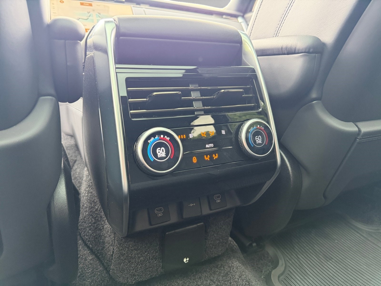 2025 Land Rover Range Rover SE - Photo 18