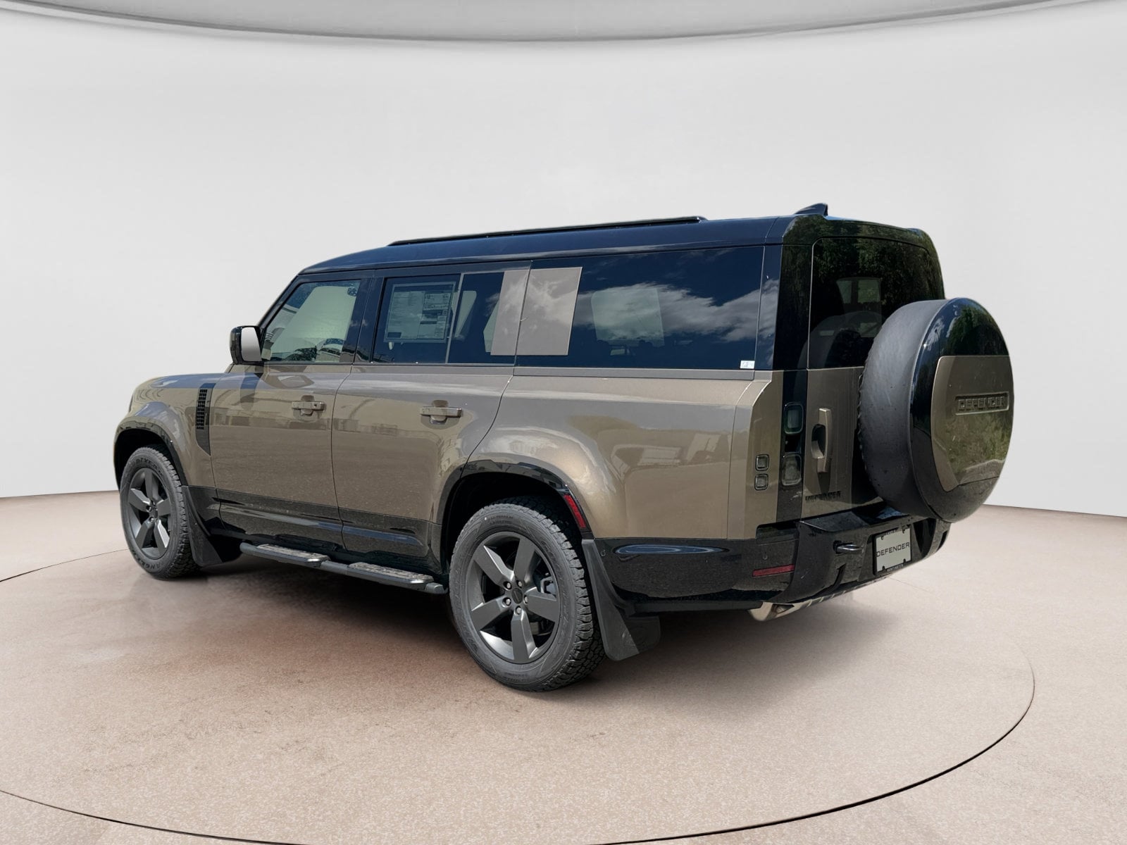 2026 Land Rover Defender X-Dynamic SE - Photo 3