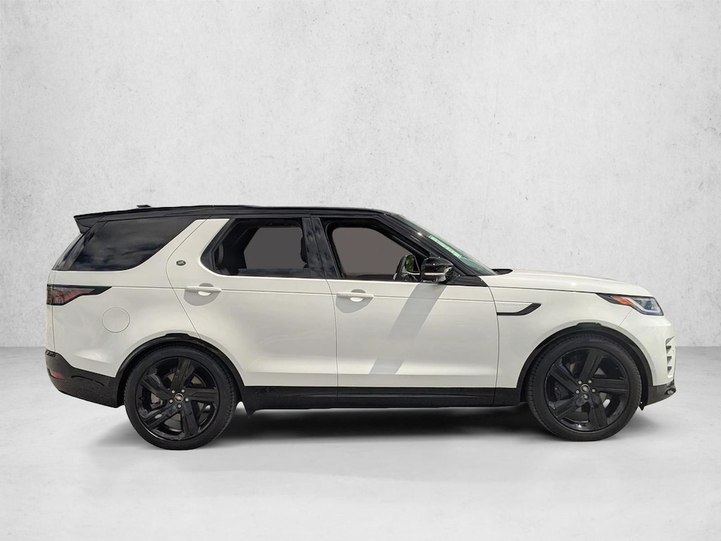 Certified 2025 Land Rover Discovery P360 Dynamic SE SUV
