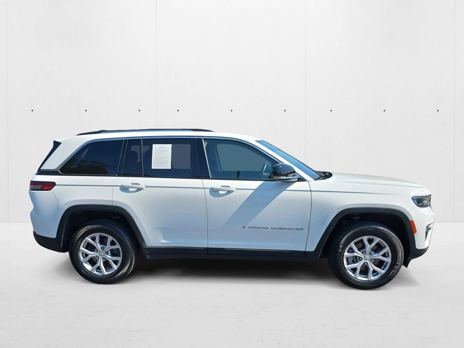 2022 Jeep Grand Cherokee Limited photo 4
