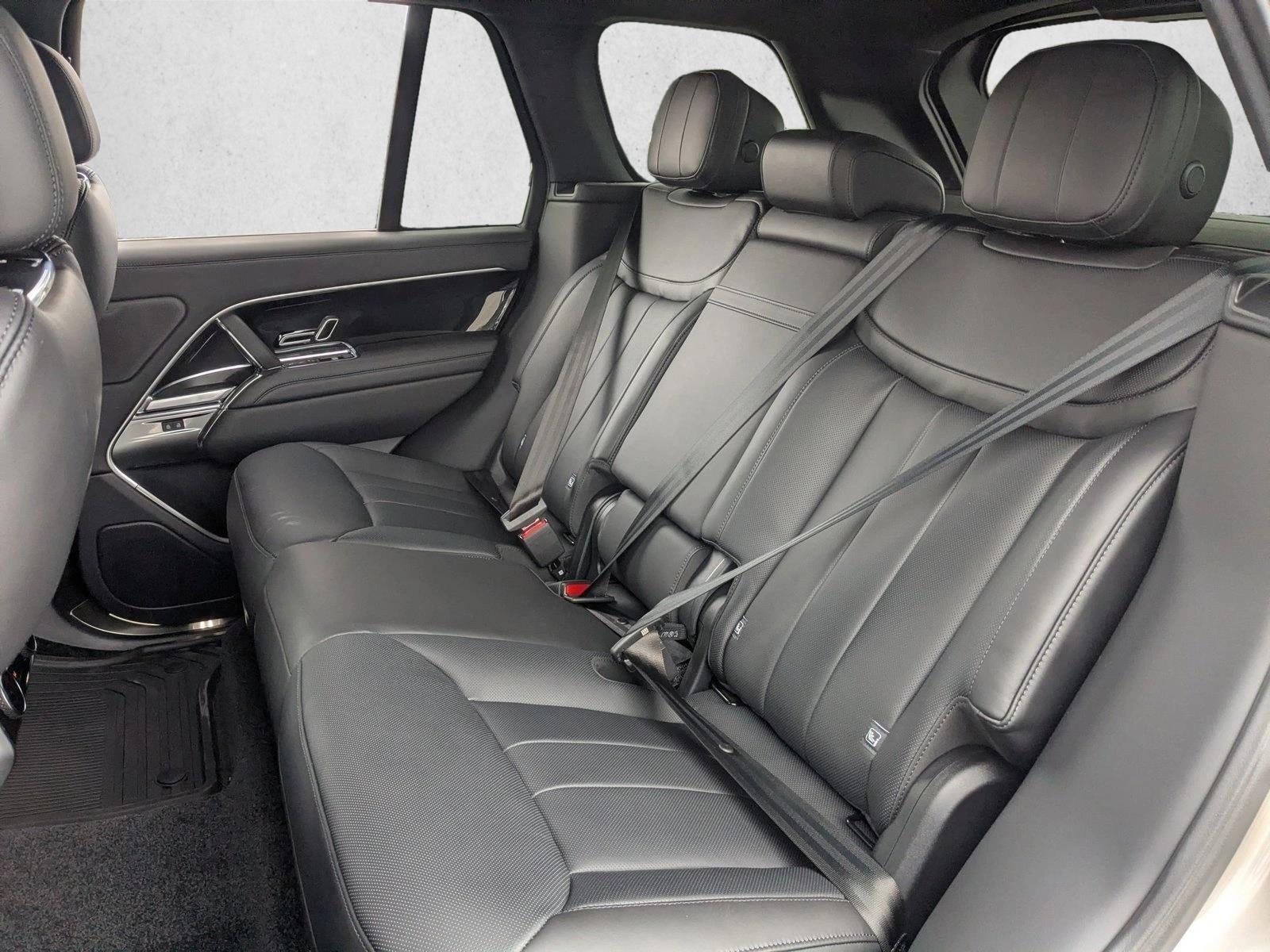 2025 Land Rover Range Rover SE - Photo 16