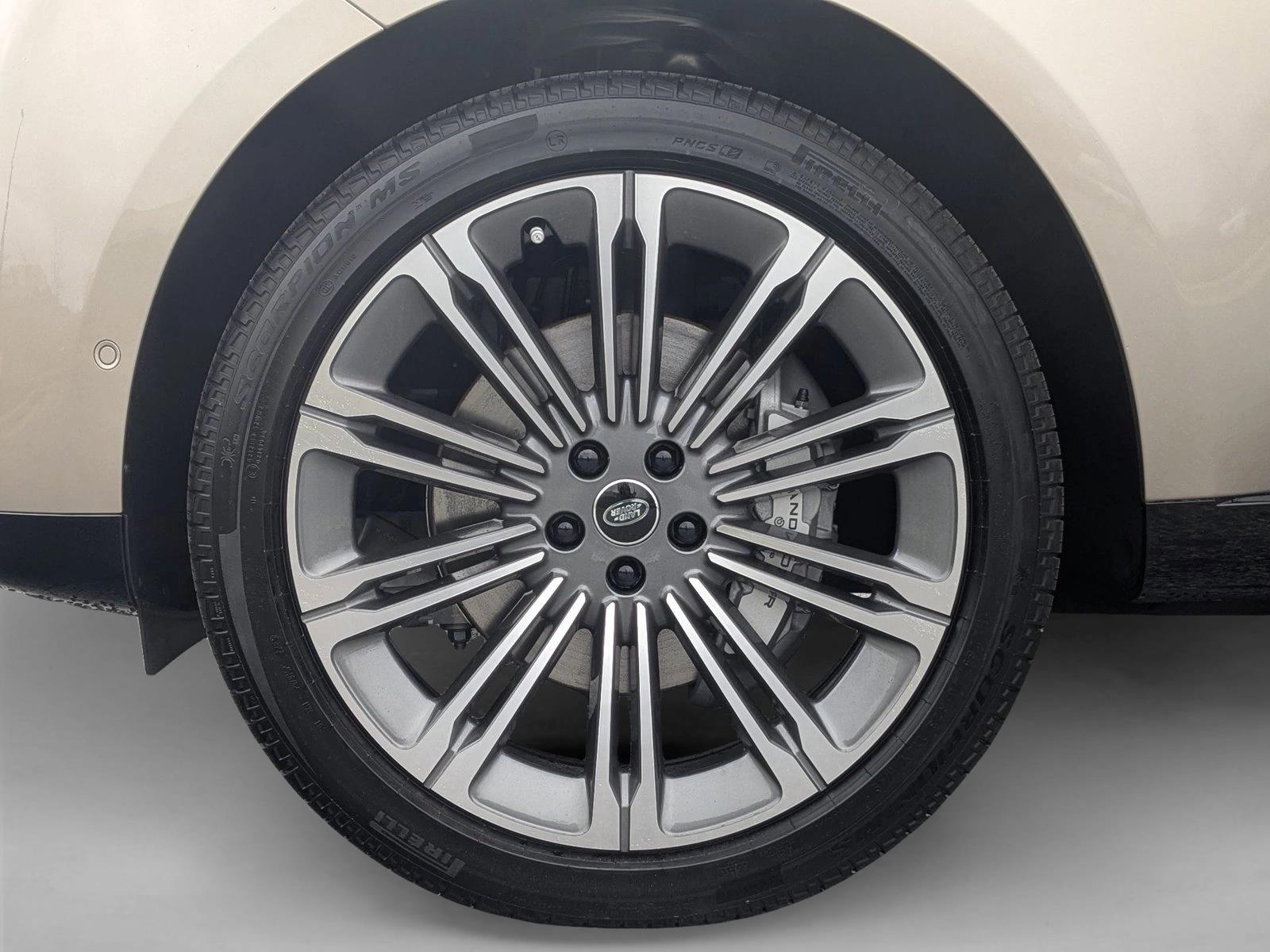 2025 Land Rover Range Rover SE - Photo 10