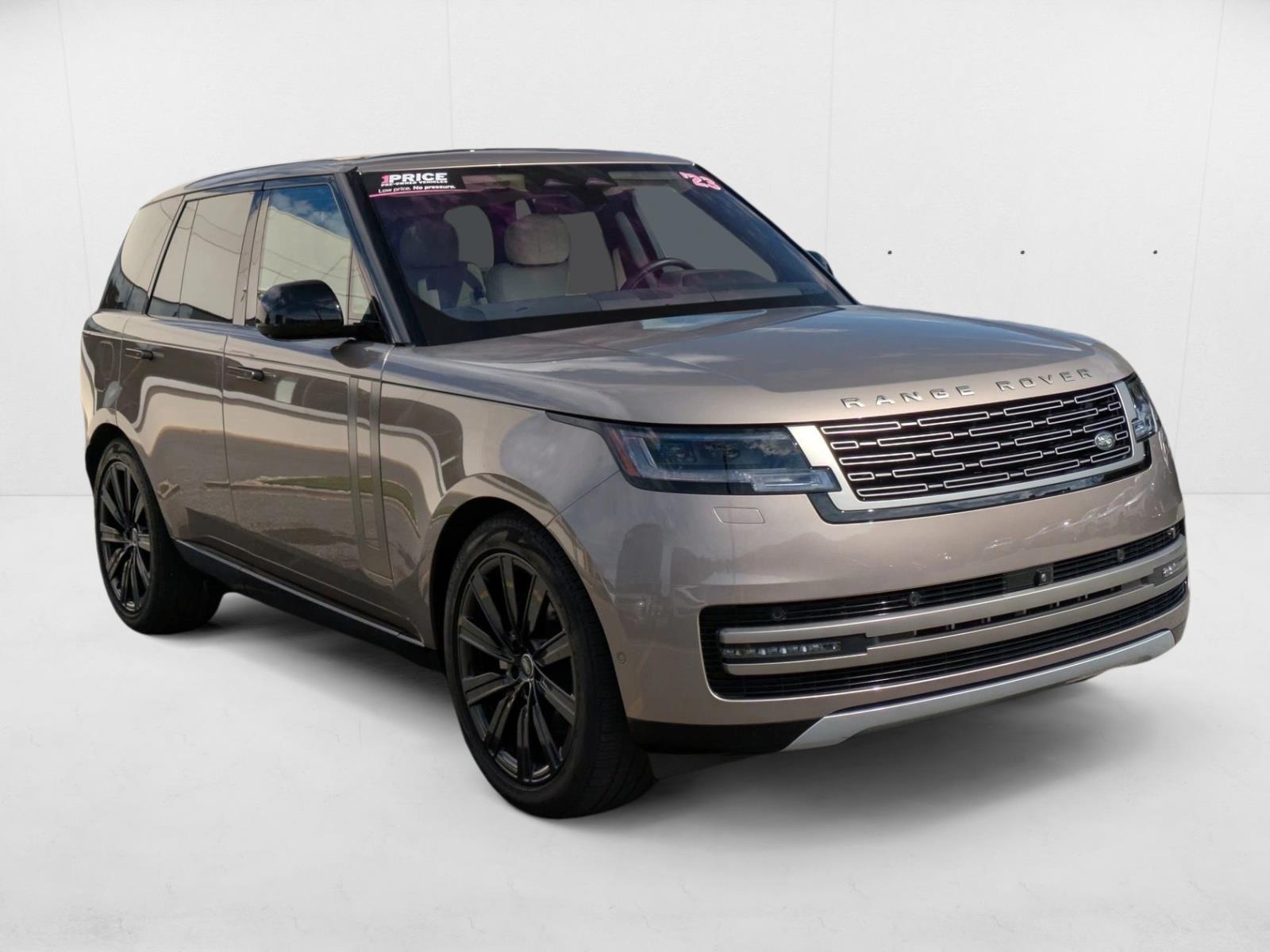 2023 Land Rover Range Rover SE photo 3