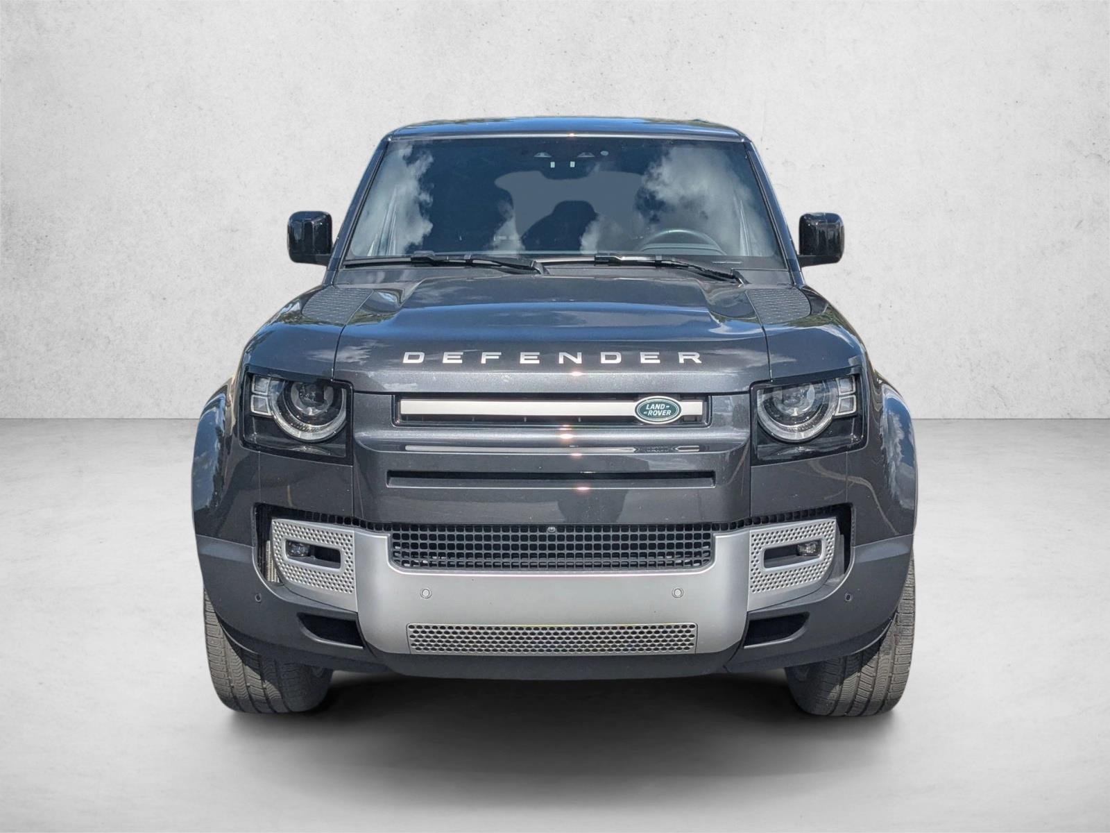 2024 Land Rover Defender 110 S photo 2