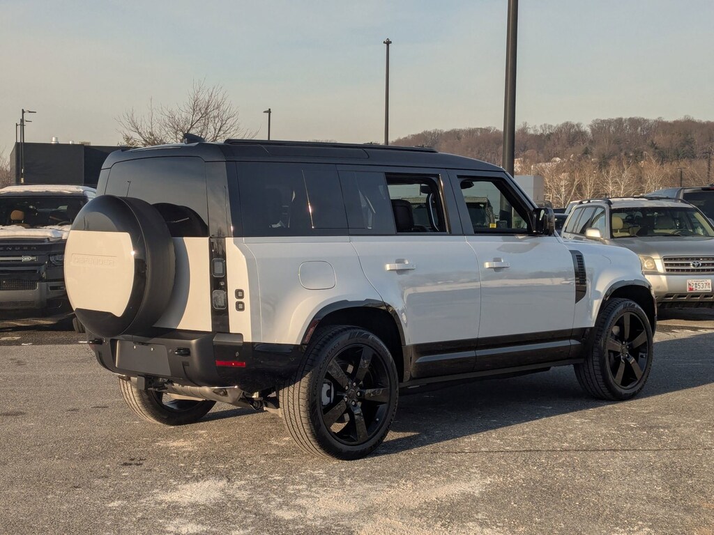 New 2026 Land Rover Defender 110 X-Dynamic SE SUV
