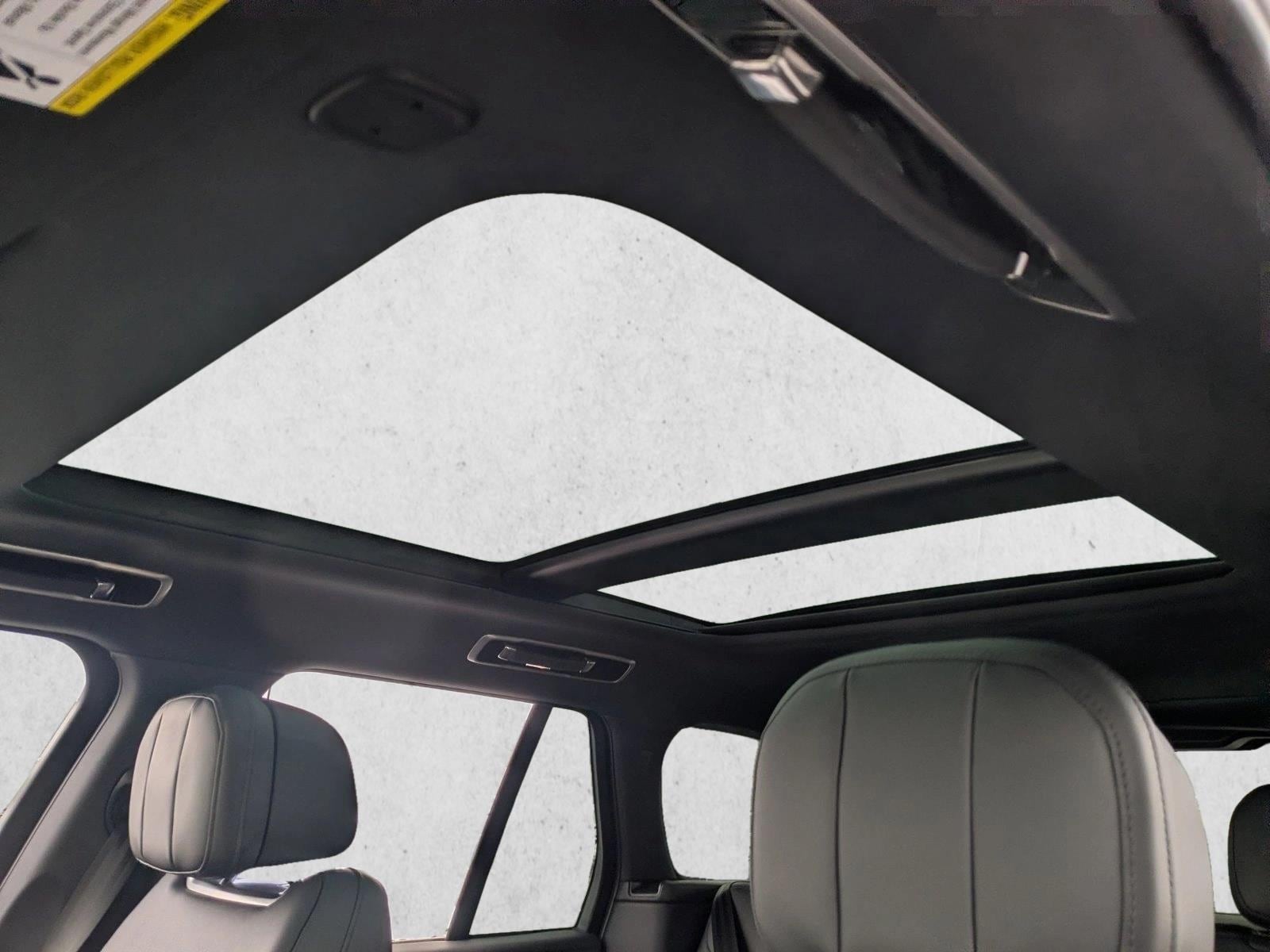 2025 Land Rover Range Rover SE - Photo 17