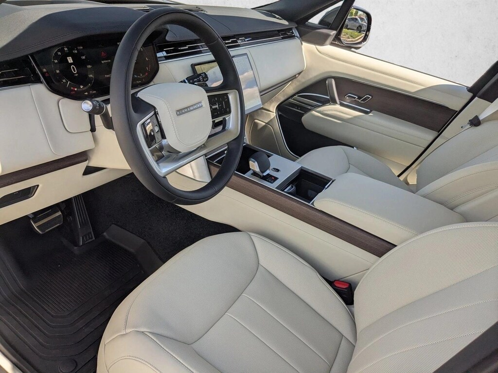 Used 2026 Land Rover Range Rover P400 SE SUV
