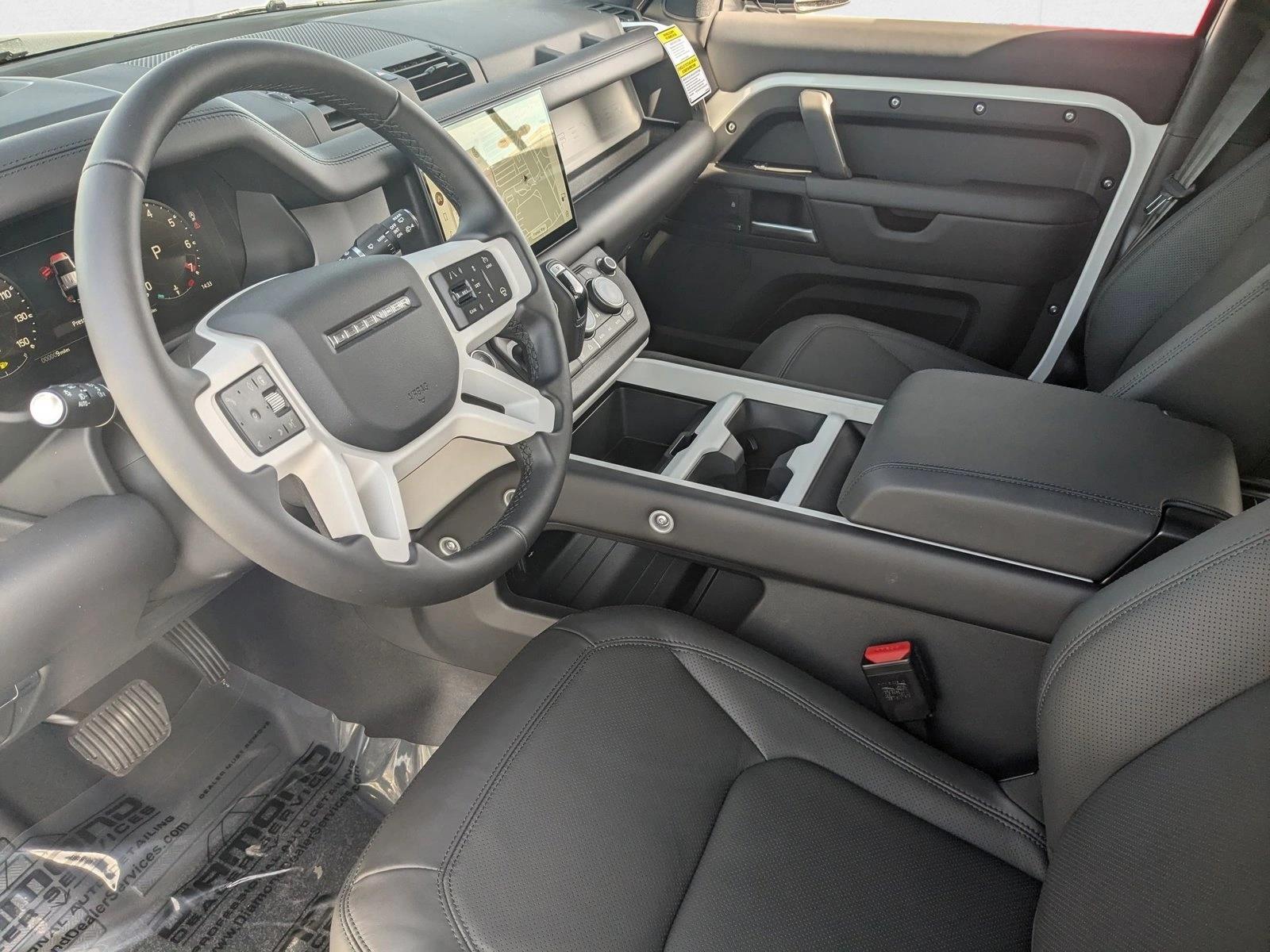 2025 Land Rover Defender 110 X-Dynamic SE photo 2