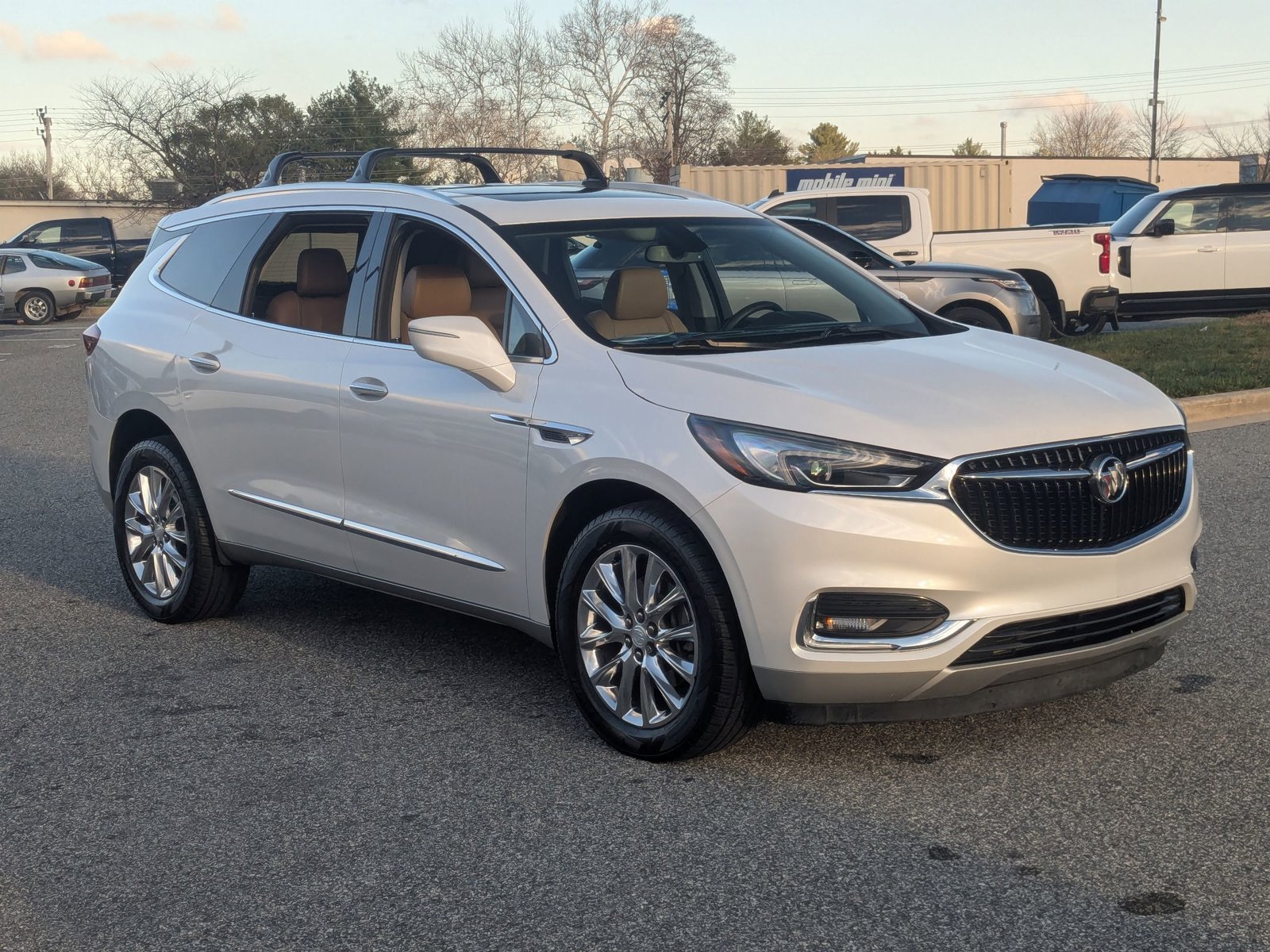 2018 Buick Enclave Essence photo 2
