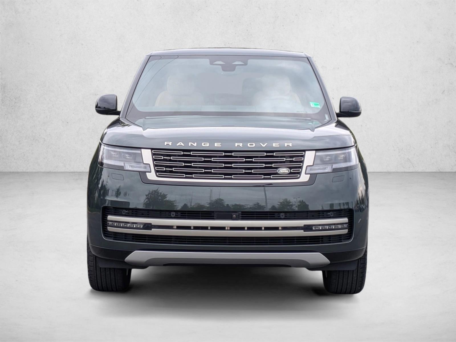 2024 Land Rover Range Rover SE photo 2