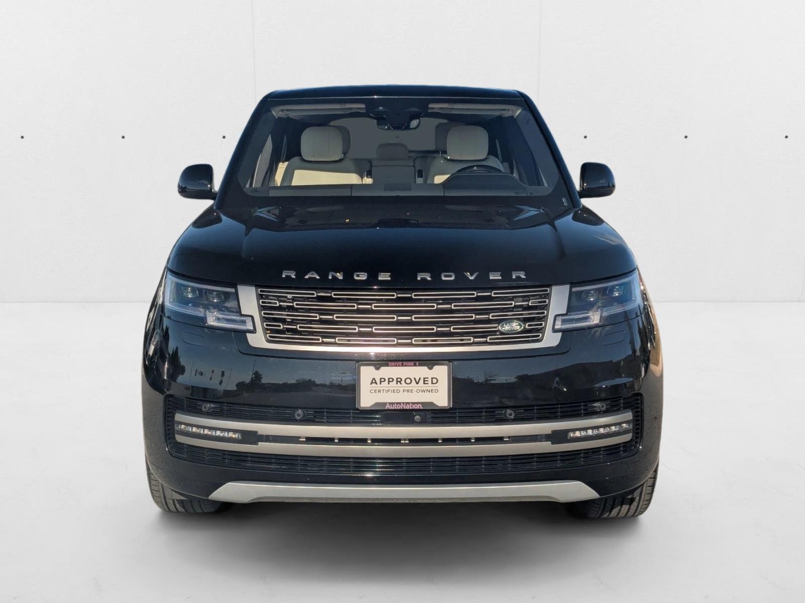 2023 Land Rover Range Rover SE photo 2