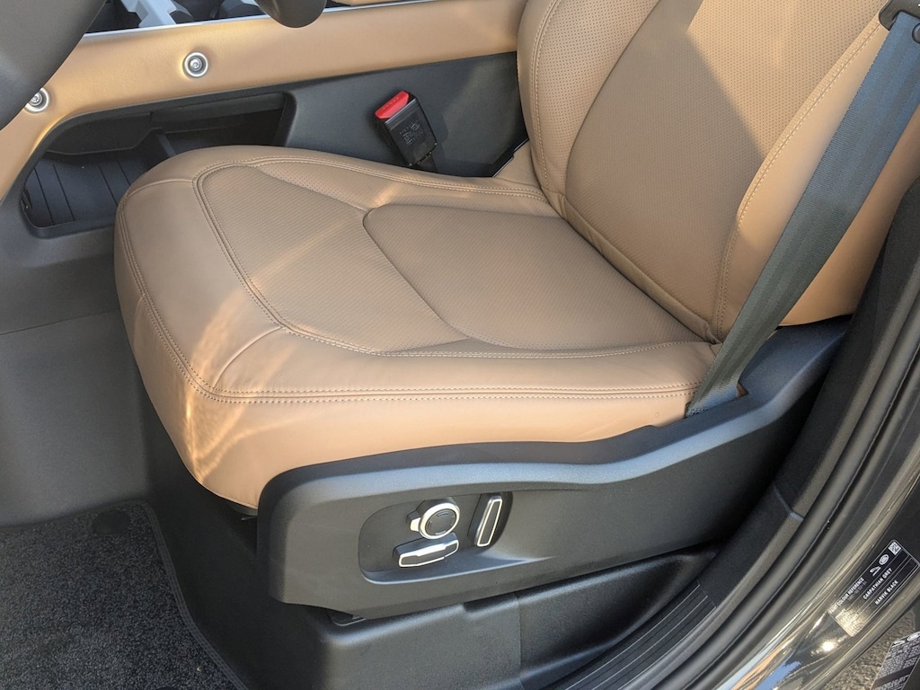 New 2026 Land Rover Defender 130 X-Dynamic SE SUV