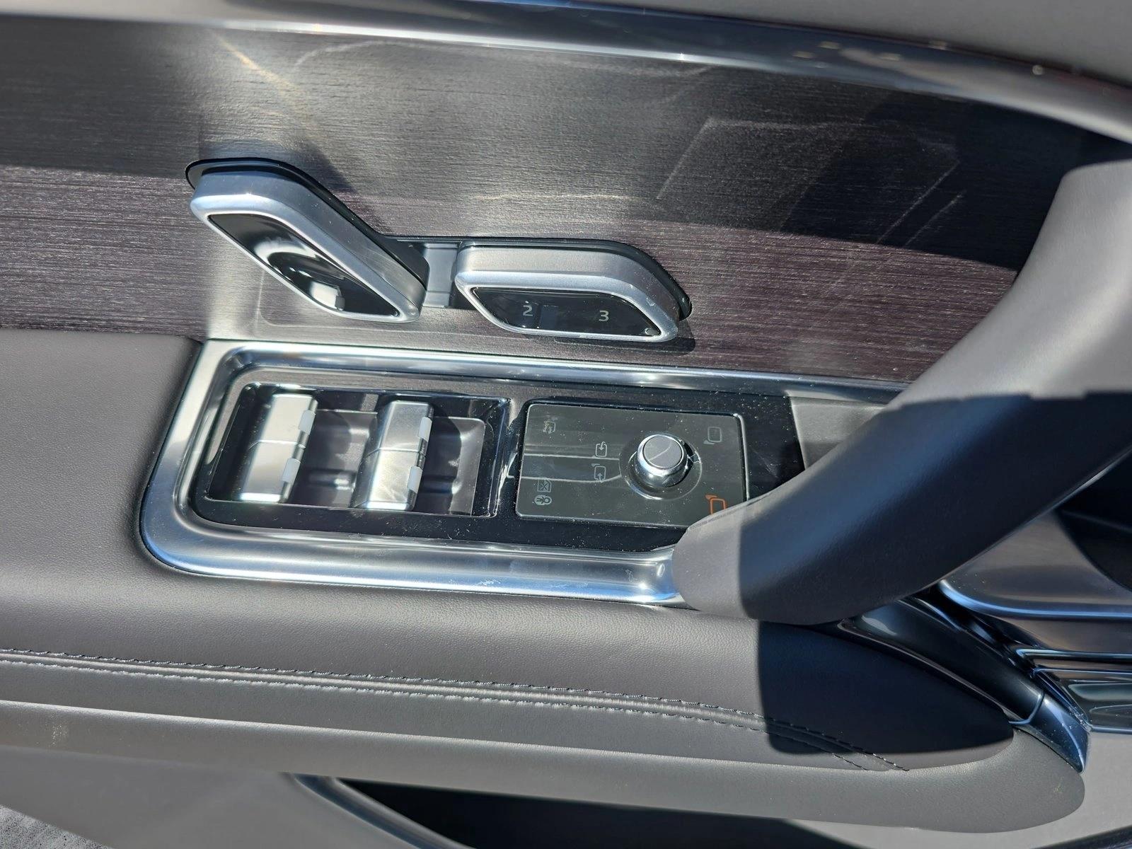 2026 Land Rover Range Rover SE - Photo 28