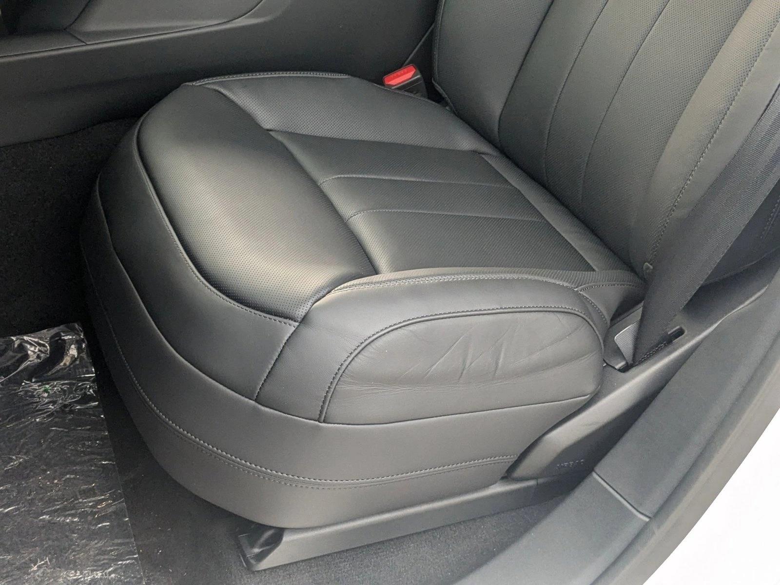 2025 Land Rover Range Rover Sport P530 Dynamic SE photo 4