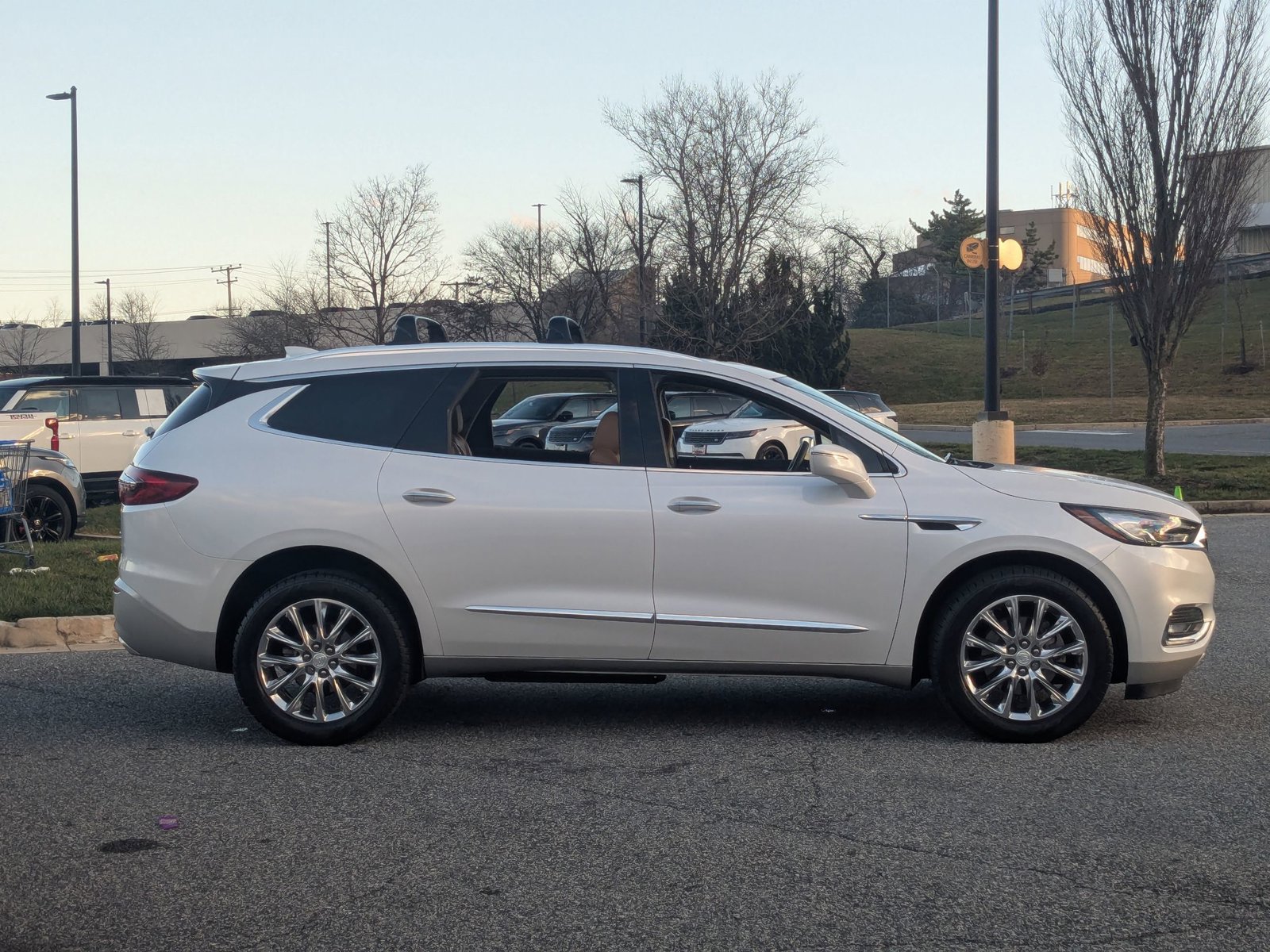2018 Buick Enclave Essence photo 3