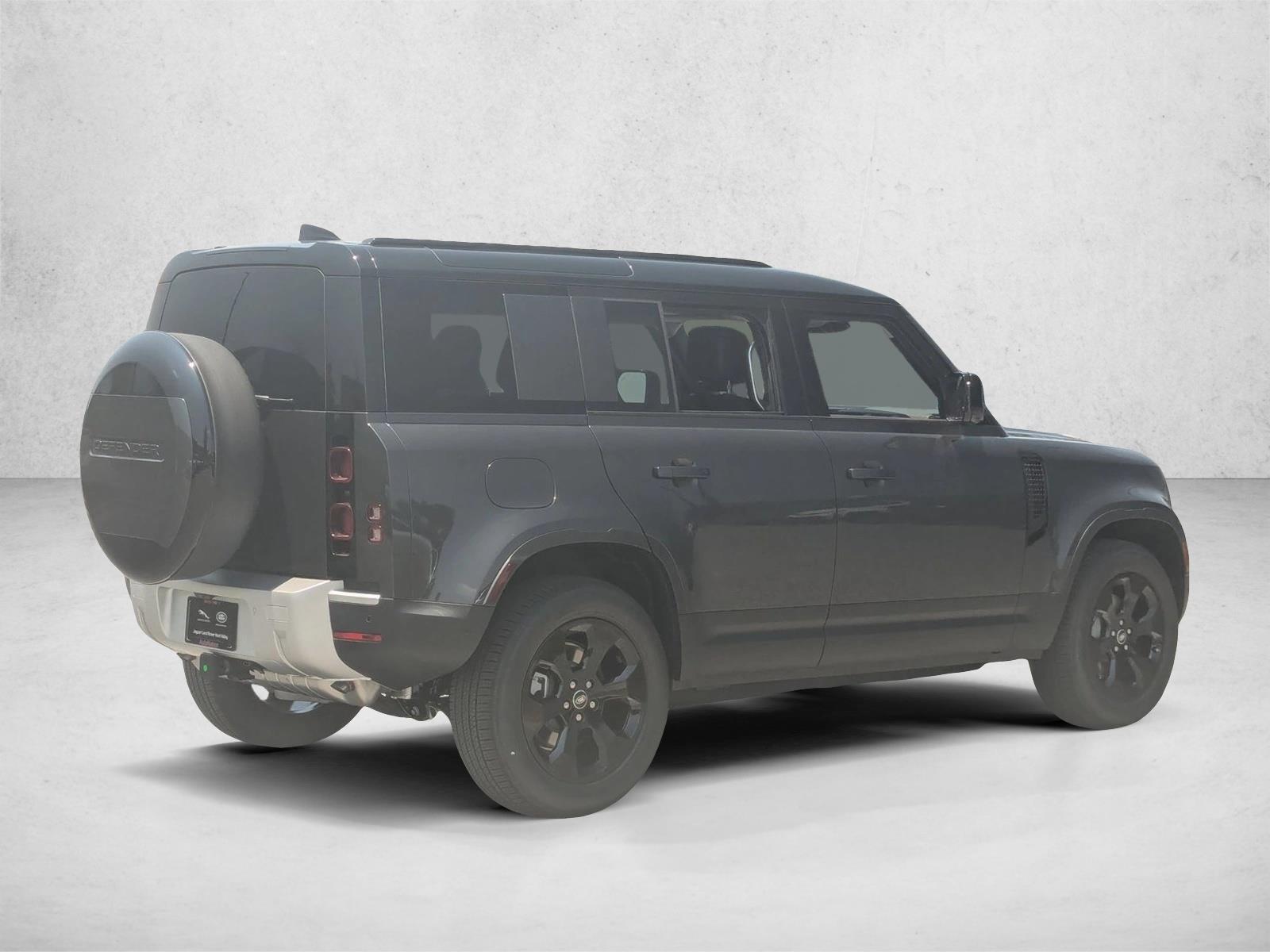 2025 Land Rover Defender 110 S photo 2