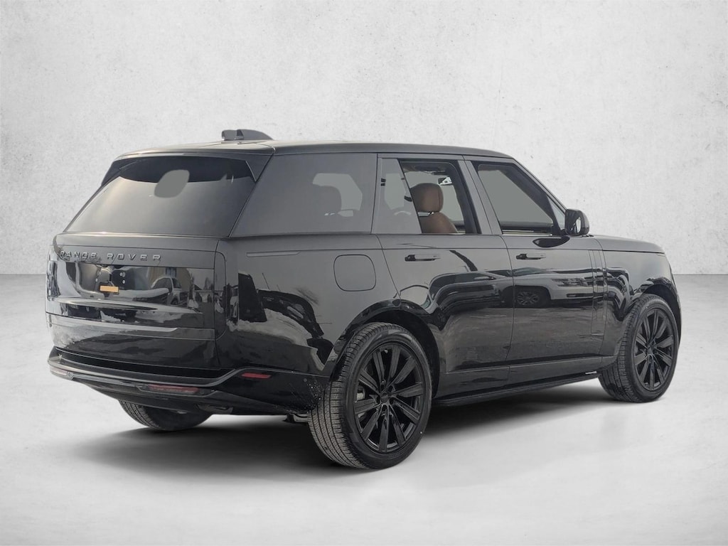 New 2026 Land Rover Range Rover P550e SE SUV