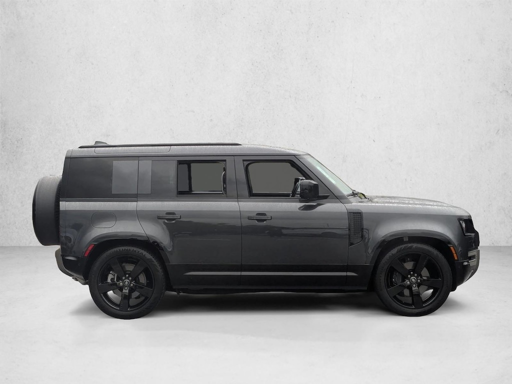 Used 2025 Land Rover Defender 110 X-Dynamic SE SUV